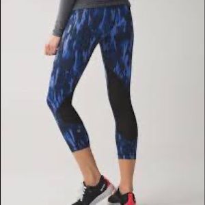 Pace rival crop size 6 lululemon Women’s